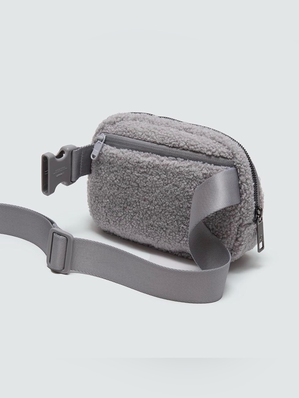 Everywhere Fleece Belt Bag 1L Cozy Sherpa Crossbody Bag in Light Gray NWT - Picture 4 of 6